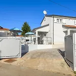 Tatil Evi Alba Babici