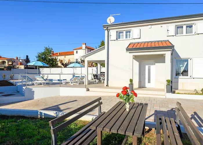 Tatil Evi Alba Babici